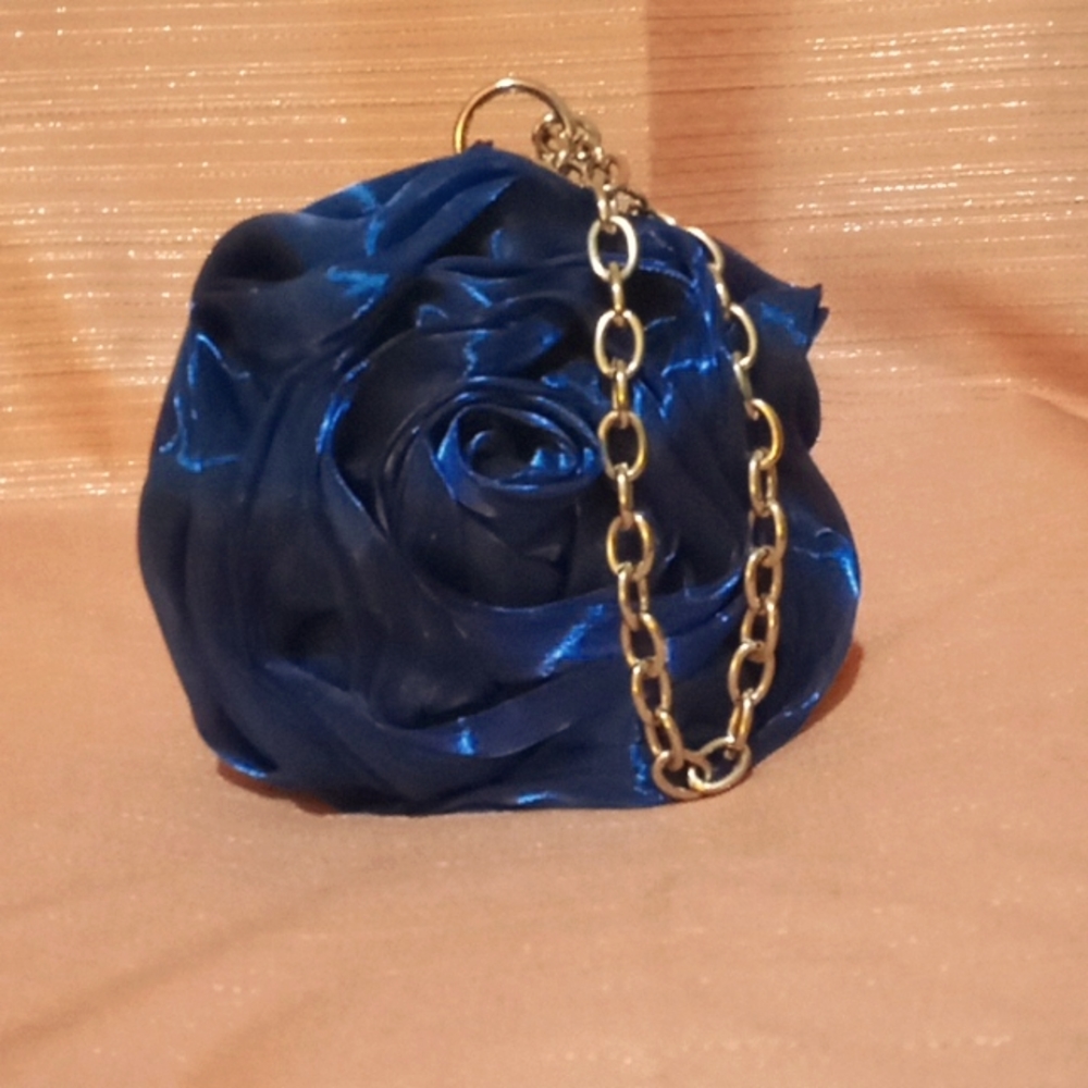 Cach'e small purse